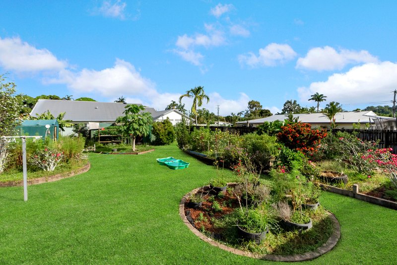 Photo - 6 Maurice Street, Kewarra Beach QLD 4879 - Image 10