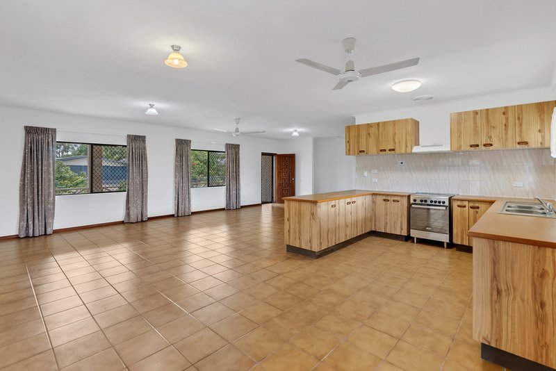 Photo - 6 Maurice Street, Kewarra Beach QLD 4879 - Image 15