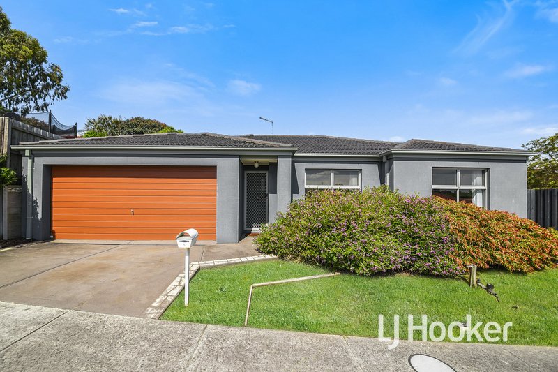 6 Mcclenaghan Place, Pakenham VIC 3810