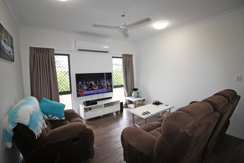 Photo - 6 Mcdowall Street, Mareeba QLD 4880 - Image 9