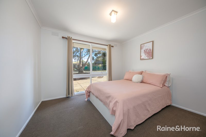 Photo - 6 Mcewen Drive, Sunbury VIC 3429 - Image 12