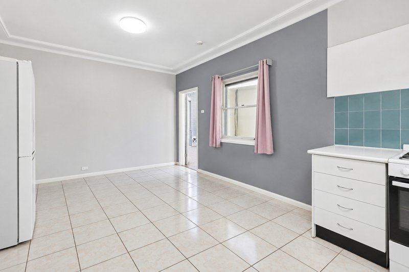 Photo - 6 Mcgowen Crescent, Liverpool NSW 2170 - Image 6