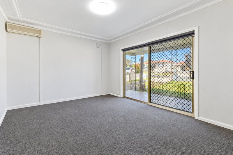 Photo - 6 Mcgowen Crescent, Liverpool NSW 2170 - Image 7