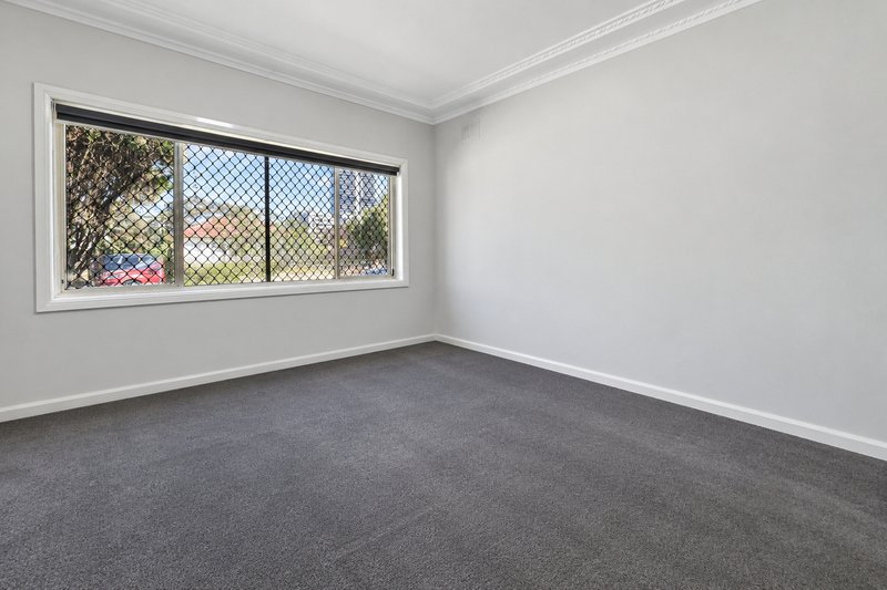 Photo - 6 Mcgowen Crescent, Liverpool NSW 2170 - Image 8