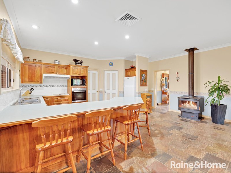 Photo - 6 Mclennan Close, Robin Hill NSW 2795 - Image 4