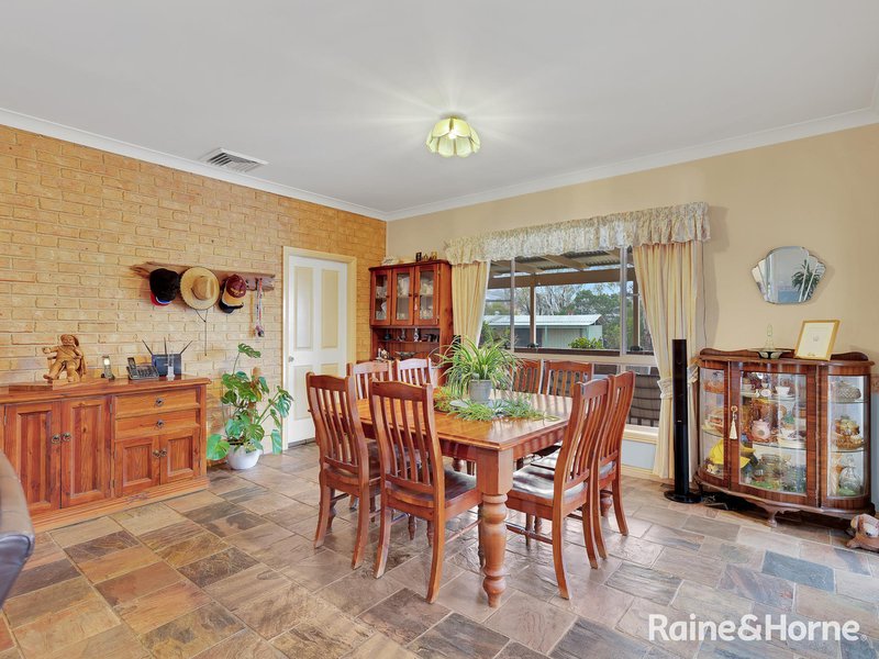 Photo - 6 Mclennan Close, Robin Hill NSW 2795 - Image 7