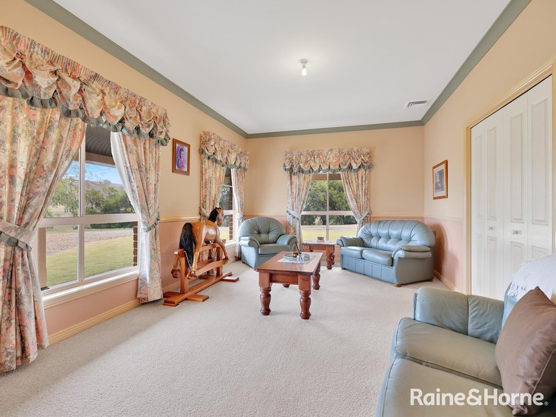 Photo - 6 Mclennan Close, Robin Hill NSW 2795 - Image 8