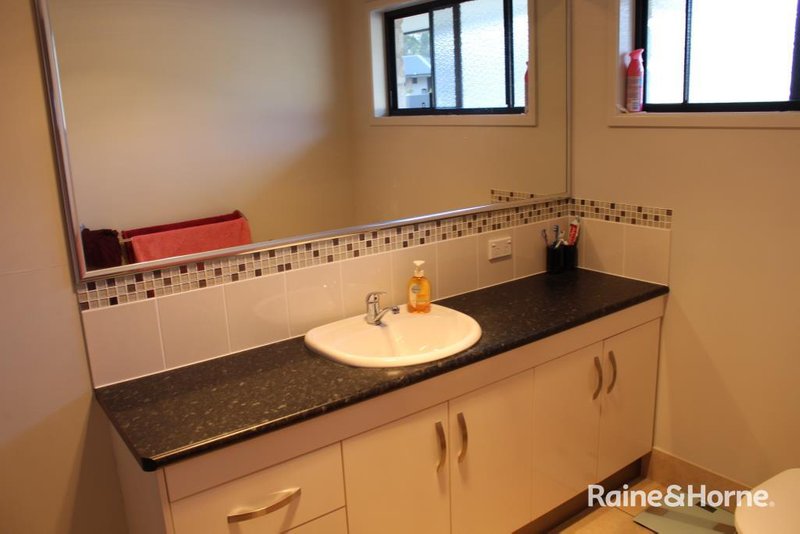 Photo - 6 Mclucas Crescent, Wondai QLD 4606 - Image 12