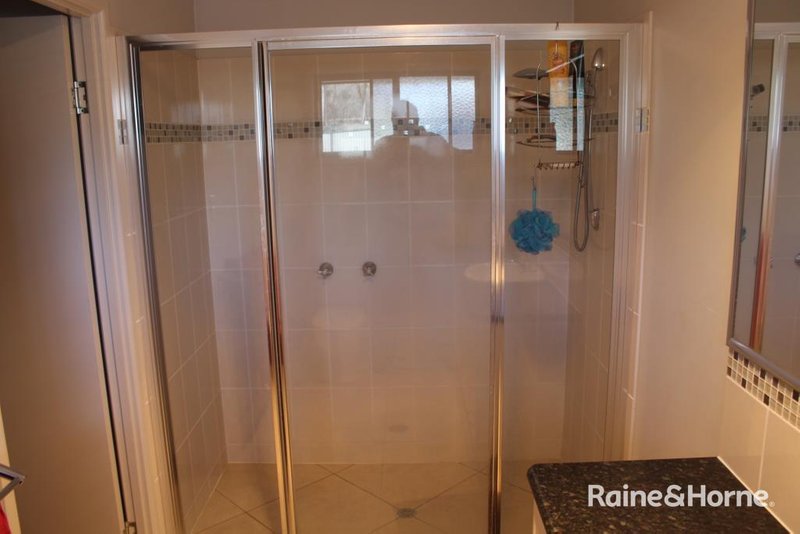 Photo - 6 Mclucas Crescent, Wondai QLD 4606 - Image 13