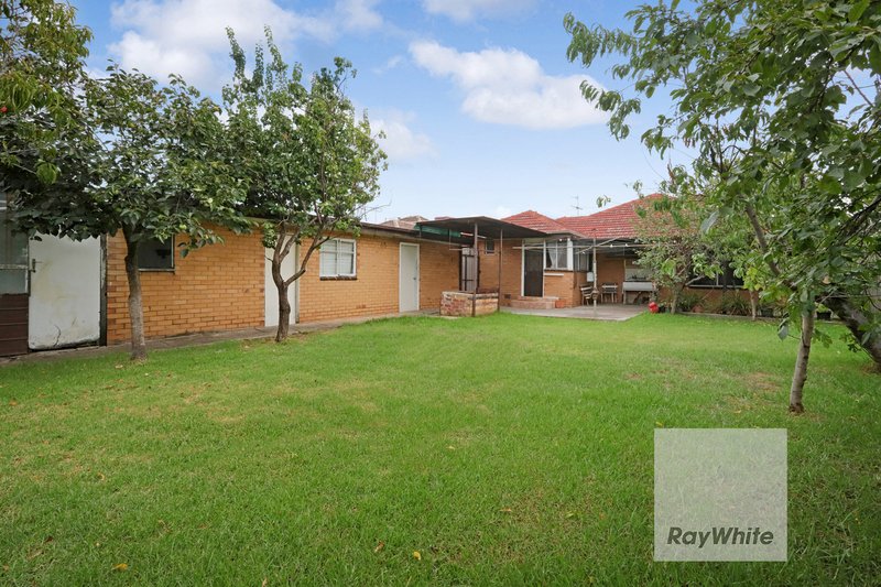 Photo - 6 Mcnamara Avenue, Airport West VIC 3042 - Image 3