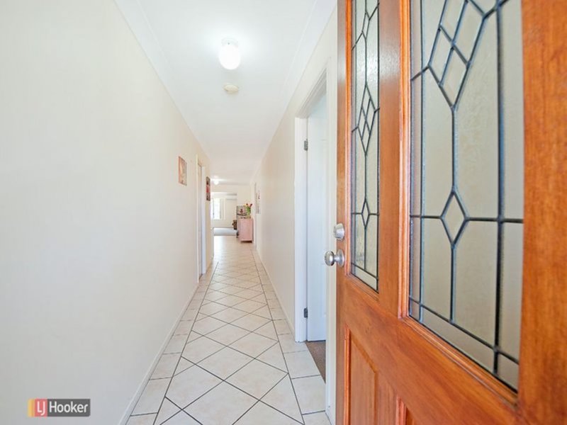 Photo - 6 Mcpherson Court, North Lakes QLD 4509 - Image 2