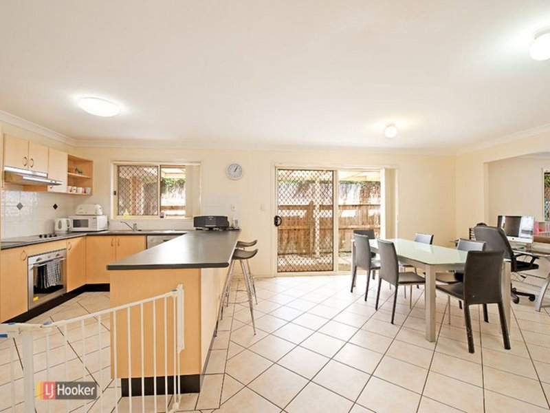 Photo - 6 Mcpherson Court, North Lakes QLD 4509 - Image 4