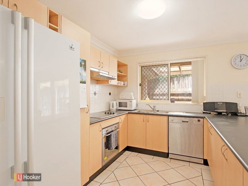 Photo - 6 Mcpherson Court, North Lakes QLD 4509 - Image 6