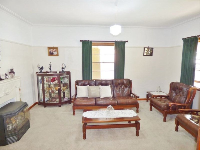 Photo - 6 Mcpherson Street, Horsham VIC 3400 - Image 4