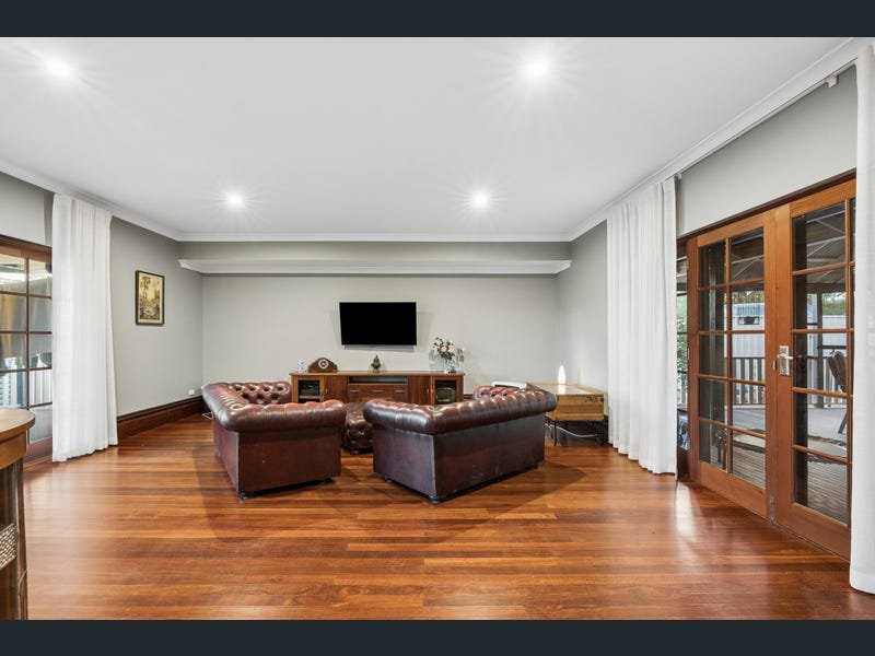 Photo - 6 Mcrae Road, Kalamunda WA 6076 - Image 9