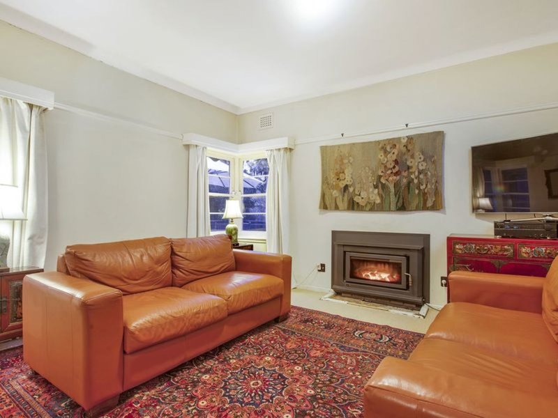 Photo - 6 Meehan Gardens, Griffith ACT 2603 - Image 5