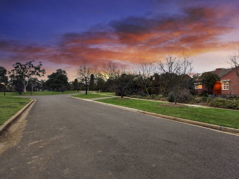 Photo - 6 Meehan Gardens, Griffith ACT 2603 - Image 11