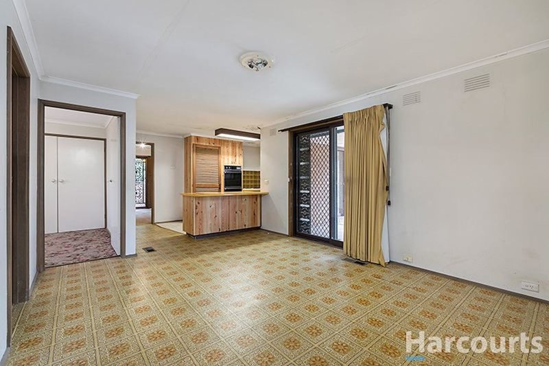 Photo - 6 Melrose Court, Glen Waverley VIC 3150 - Image 3