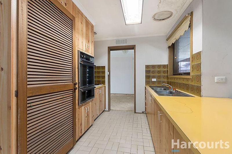 Photo - 6 Melrose Court, Glen Waverley VIC 3150 - Image 4