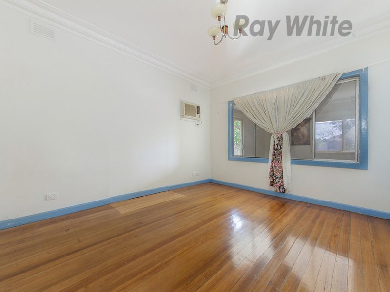 Photo - 6 Melton Avenue, Sunshine North VIC 3020 - Image 7