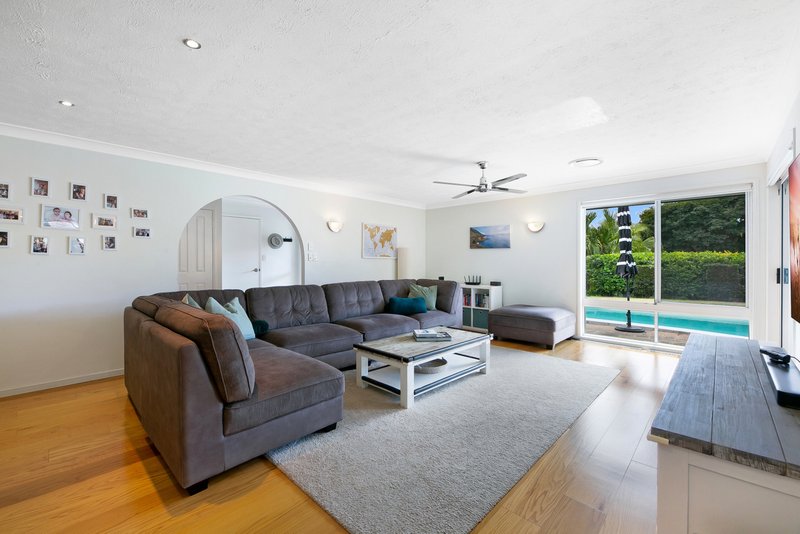 Photo - 6 Merion Court, Robina QLD 4226 - Image 2