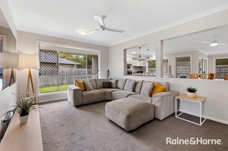 Photo - 6 Mervyn Crescent, Redland Bay QLD 4165 - Image 4