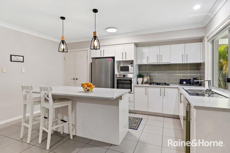 Photo - 6 Mervyn Crescent, Redland Bay QLD 4165 - Image 7