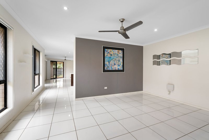 Photo - 6 Miers Crescent, Murrumba Downs QLD 4503 - Image 13