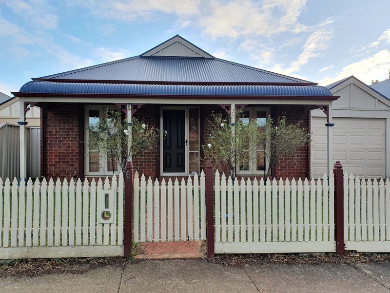 6 Millstream Way, Caroline Springs VIC 3023