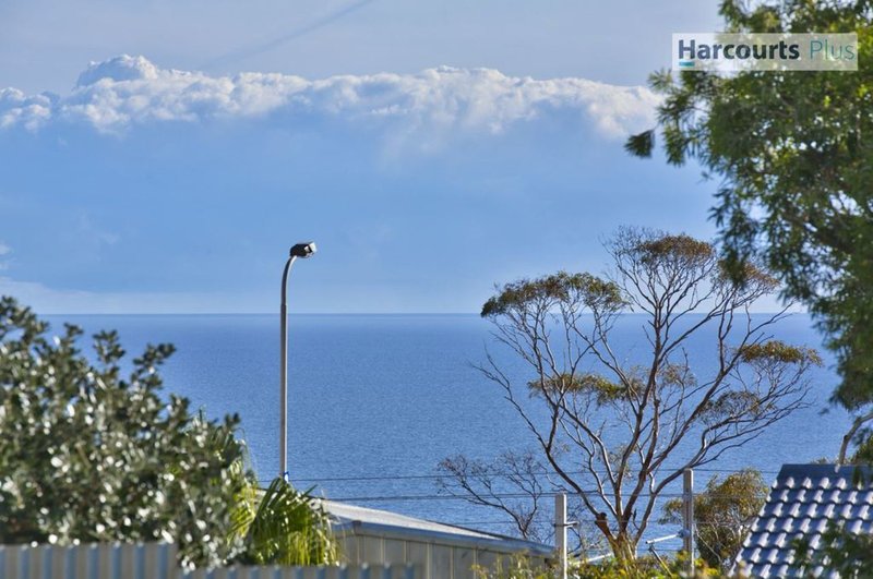 Photo - 6 Minnipa Drive, Hallett Cove SA 5158 - Image 5