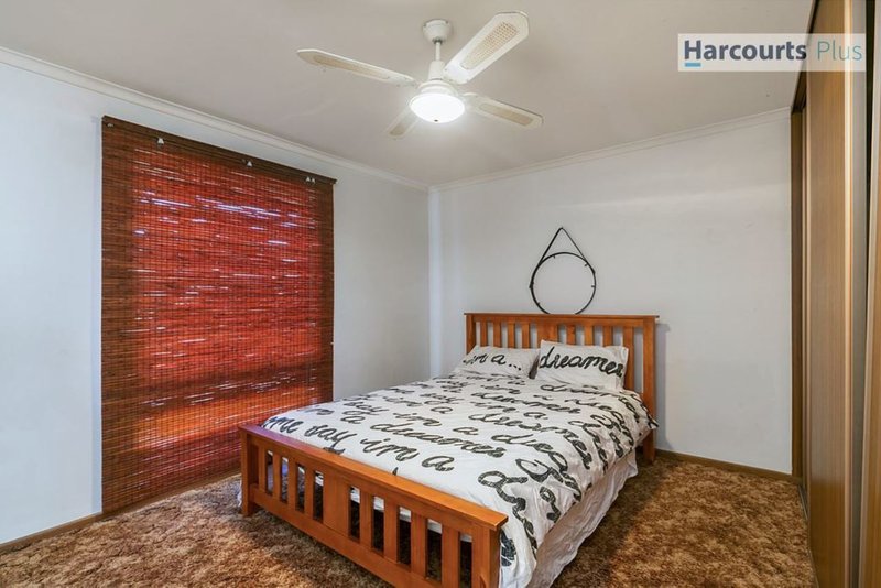 Photo - 6 Minnipa Drive, Hallett Cove SA 5158 - Image 8