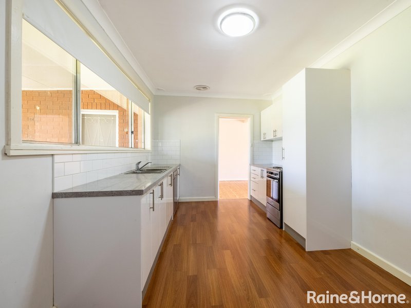 Photo - 6 Miriyan Drive, Kelso NSW 2795 - Image 2