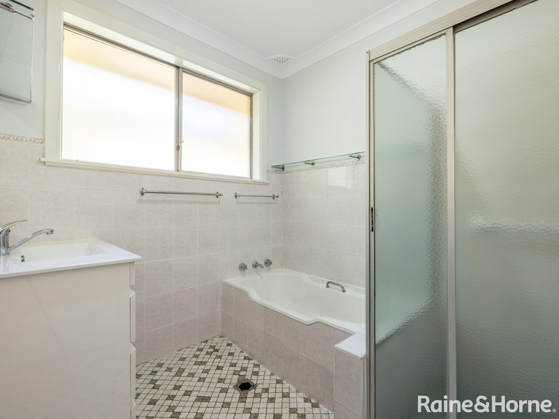 Photo - 6 Miriyan Drive, Kelso NSW 2795 - Image 11