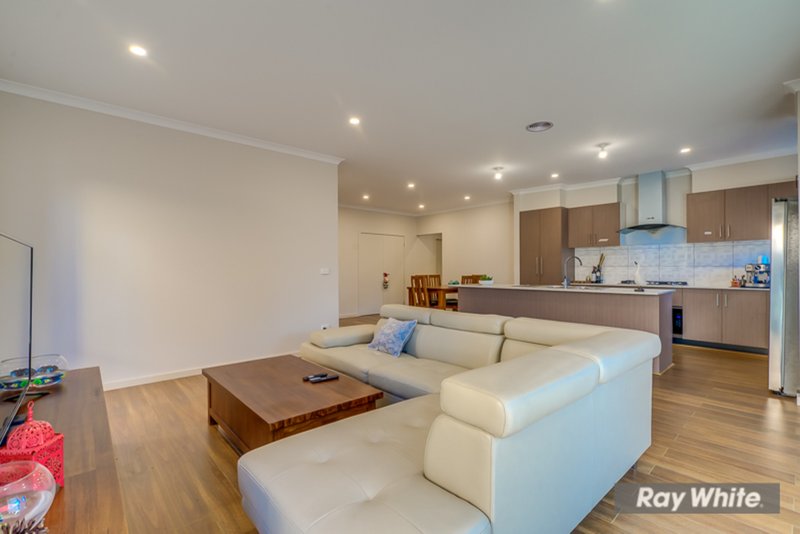 Photo - 6 Mist Way, Tarneit VIC 3029 - Image 13