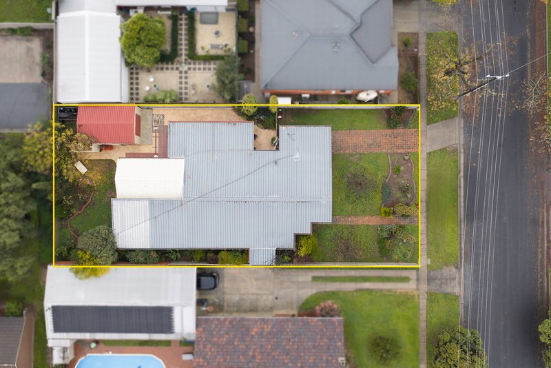 Photo - 6 Monds Avenue, Benalla VIC 3672 - Image 2