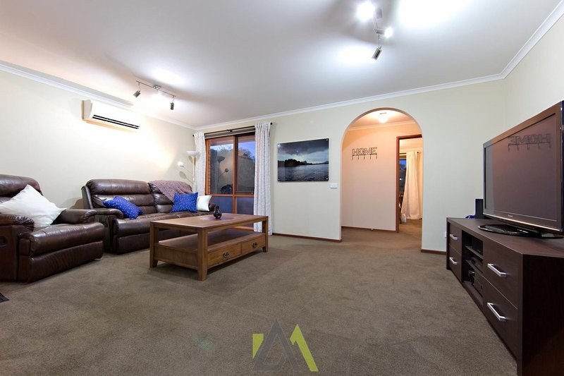 Photo - 6 Monique Drive, Langwarrin VIC 3910 - Image 2