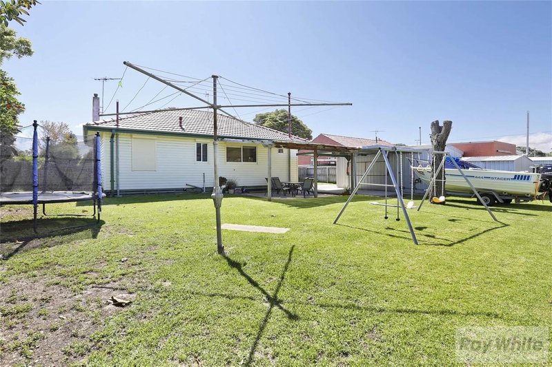 Photo - 6 Montreal Avenue, Corio VIC 3214 - Image 2