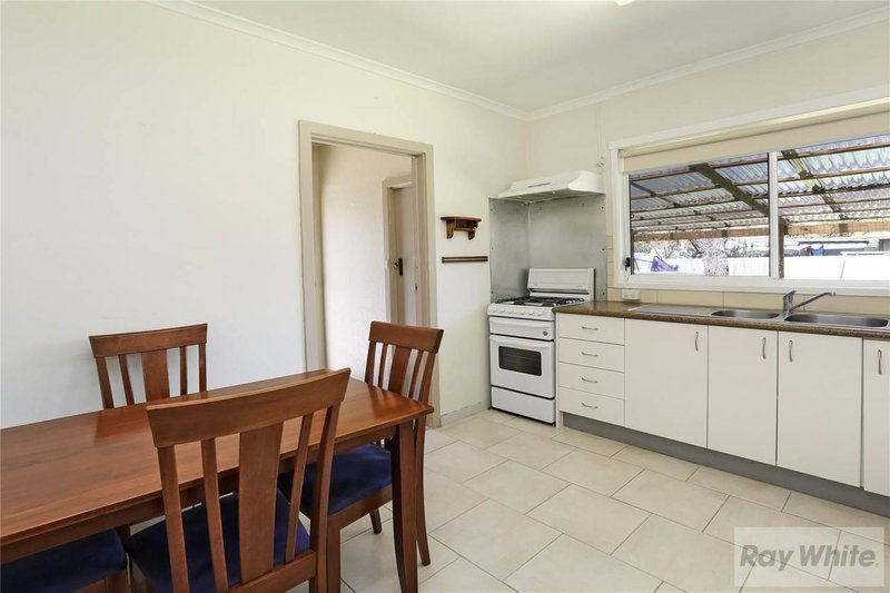 Photo - 6 Montreal Avenue, Corio VIC 3214 - Image 5