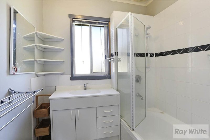 Photo - 6 Montreal Avenue, Corio VIC 3214 - Image 6