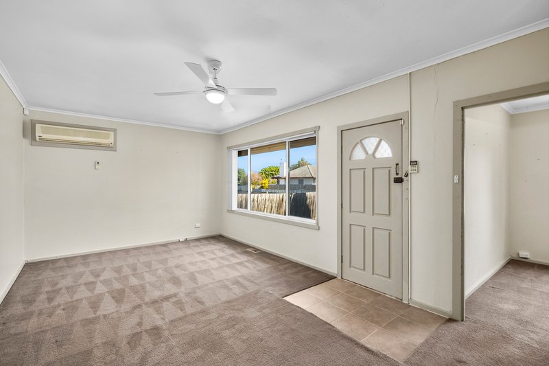 Photo - 6 Montreal Avenue, Corio VIC 3214 - Image 2