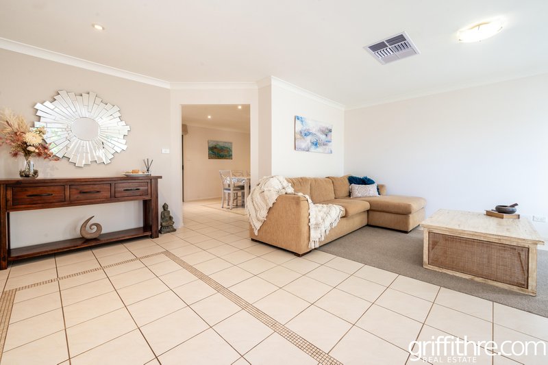 Photo - 6 Montrose Drive, Griffith NSW 2680 - Image 2