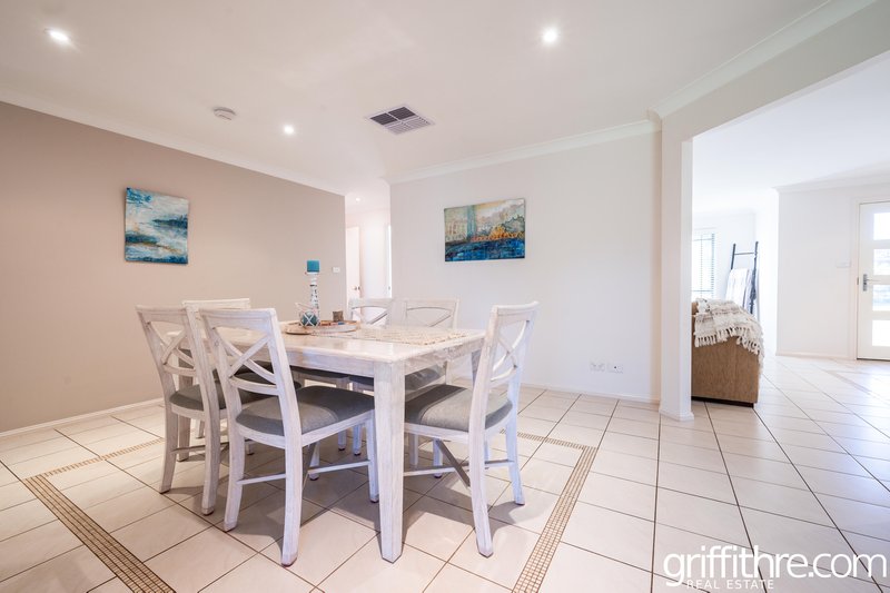 Photo - 6 Montrose Drive, Griffith NSW 2680 - Image 7