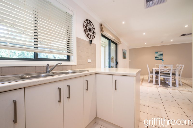 Photo - 6 Montrose Drive, Griffith NSW 2680 - Image 9