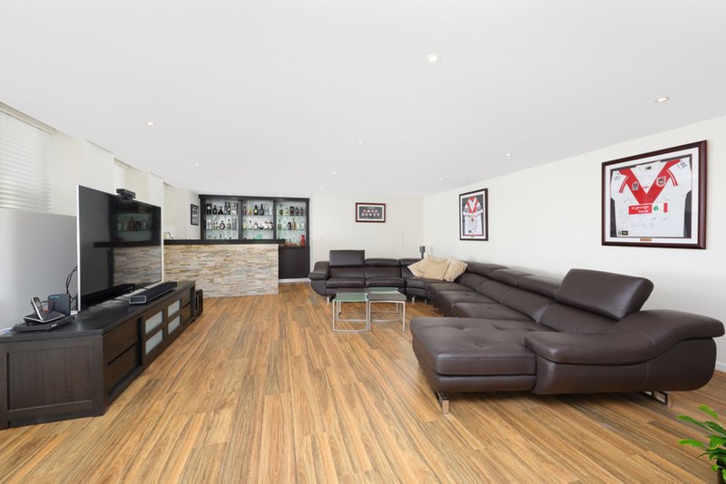 Photo - 6 Moombara Avenue, Peakhurst NSW 2210 - Image 4