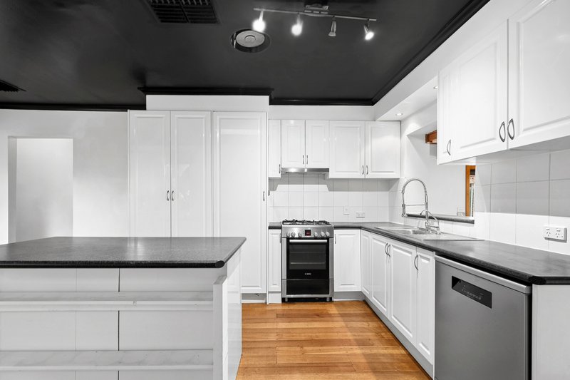 Photo - 6 Moray Court, Corio VIC 3214 - Image 5