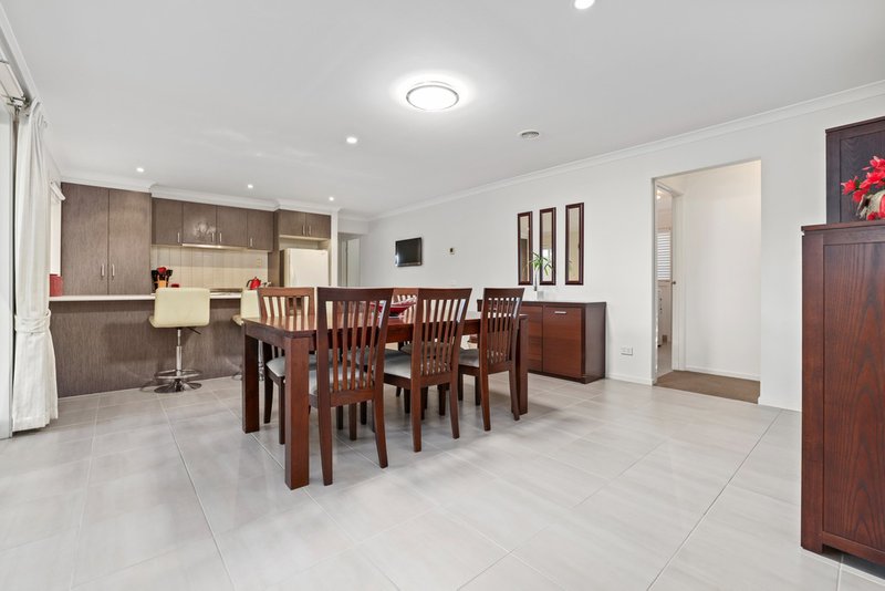 Photo - 6 Morgan Crescent, Werribee VIC 3030 - Image 14