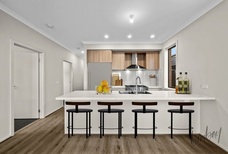 Photo - 6 Moscato Street, Wollert VIC 3750 - Image 2