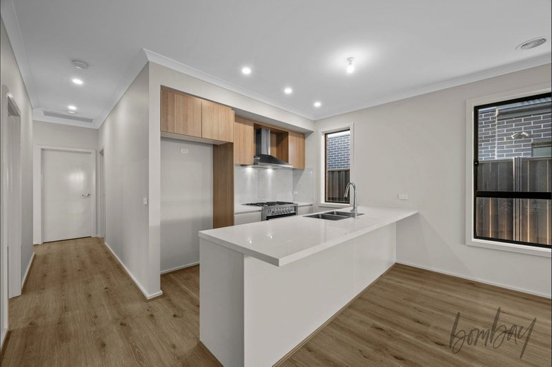 Photo - 6 Moscato Street, Wollert VIC 3750 - Image 3