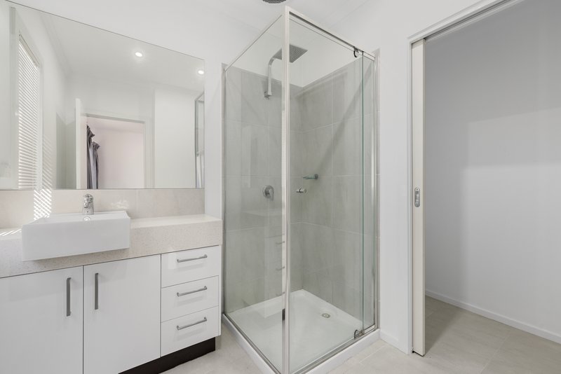 Photo - 6 Moyhu Terrace, Rowville VIC 3178 - Image 15