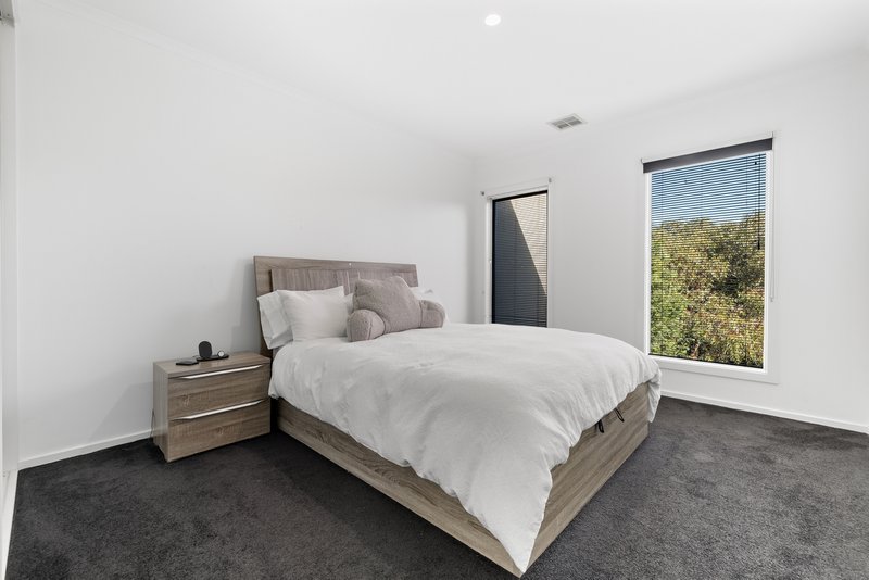 Photo - 6 Moyhu Terrace, Rowville VIC 3178 - Image 16